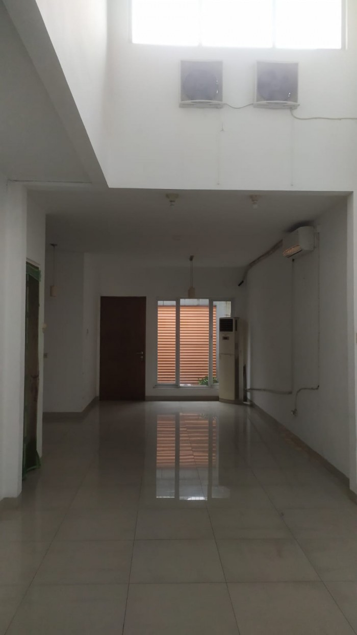 Rumah Dijual di Cluster Meadow Green Lippo Cikarang